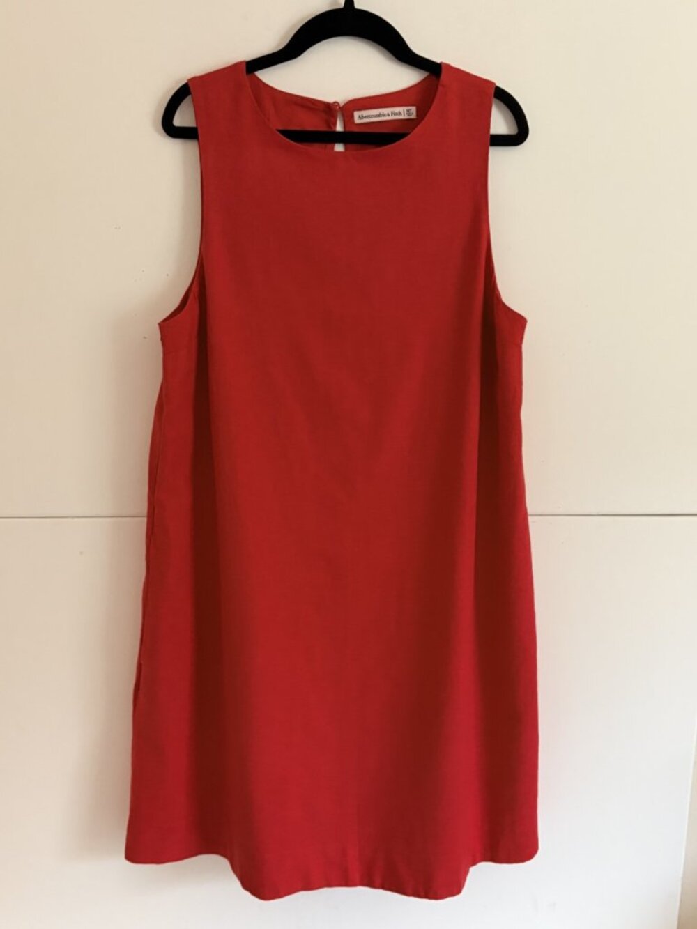 Abercrombie & Fitch Red Sleeveless Back Keyhole Button Structure Dress Size M